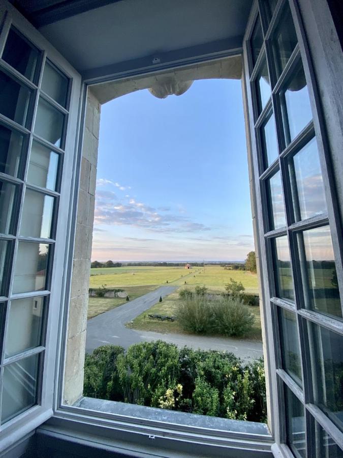 Hotel Particulier Chateau Des Marais Proximite Et Vue Sur Le Lac De Grand Lieu Saint-Philbert-de-Grand-Lieu Екстериор снимка