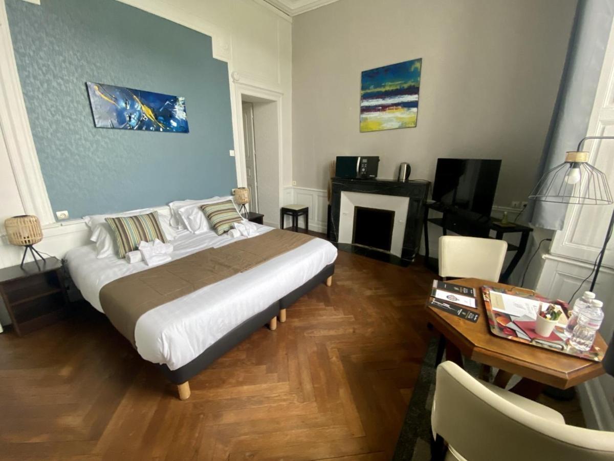 Hotel Particulier Chateau Des Marais Proximite Et Vue Sur Le Lac De Grand Lieu Saint-Philbert-de-Grand-Lieu Екстериор снимка