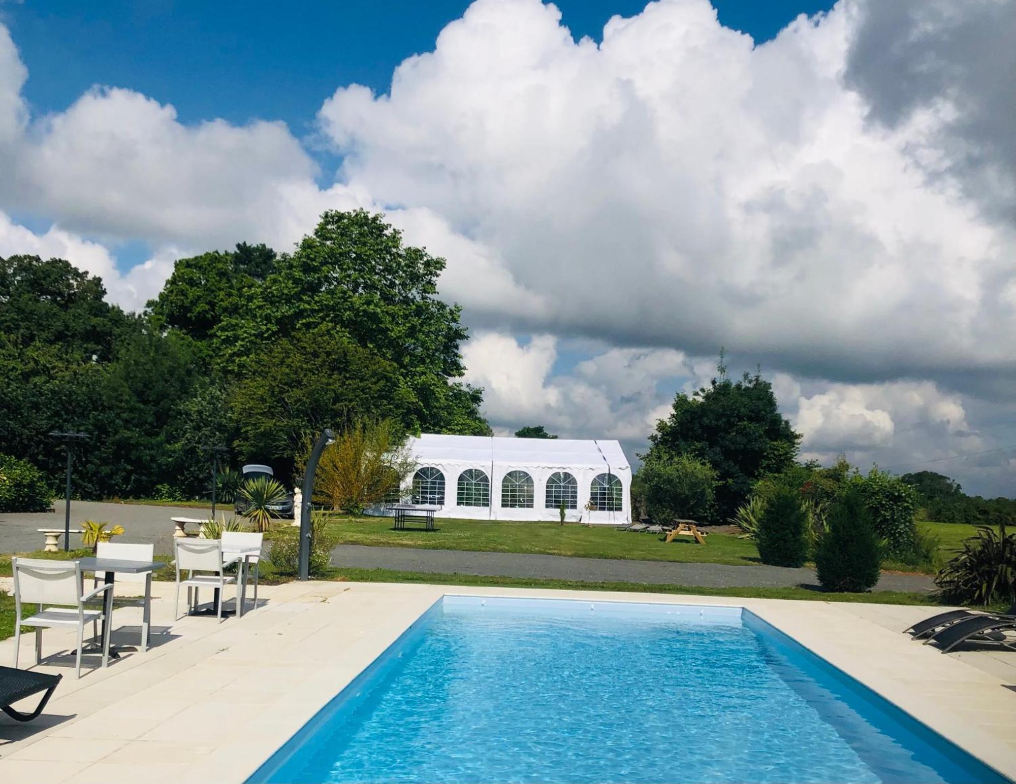 Hotel Particulier Chateau Des Marais Proximite Et Vue Sur Le Lac De Grand Lieu Saint-Philbert-de-Grand-Lieu Екстериор снимка